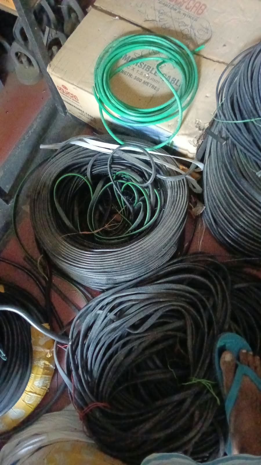 Lightning Arrestor Wire & 3-Core Submersible Flat Cable - MN Electrical Store Kaliyaganj, Uttar Dinajpur