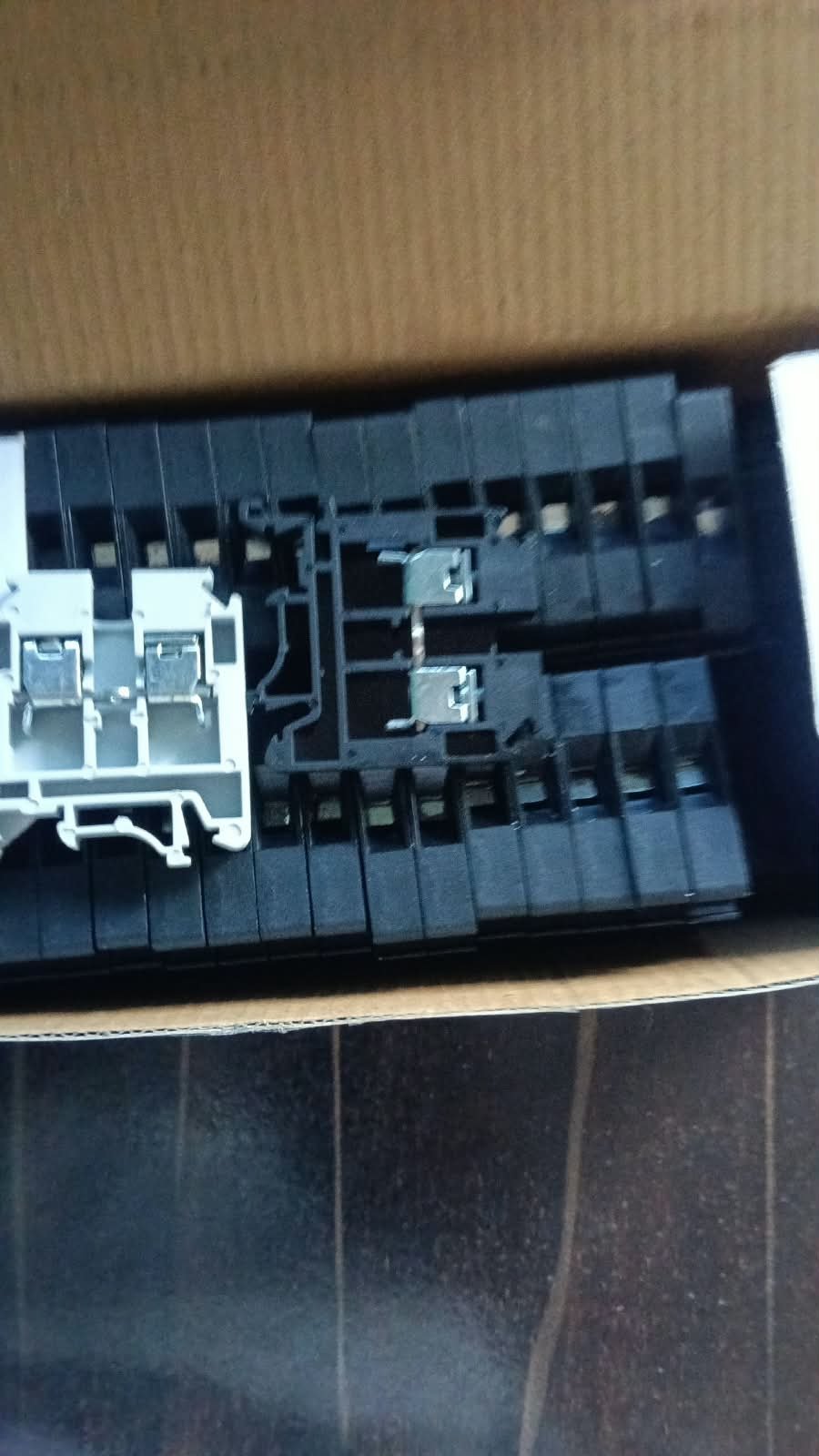 Heavy-Duty Electrical Strip Connectors & Terminal Blocks - MN Electrical Store Kaliyaganj, Uttar Dinajpur